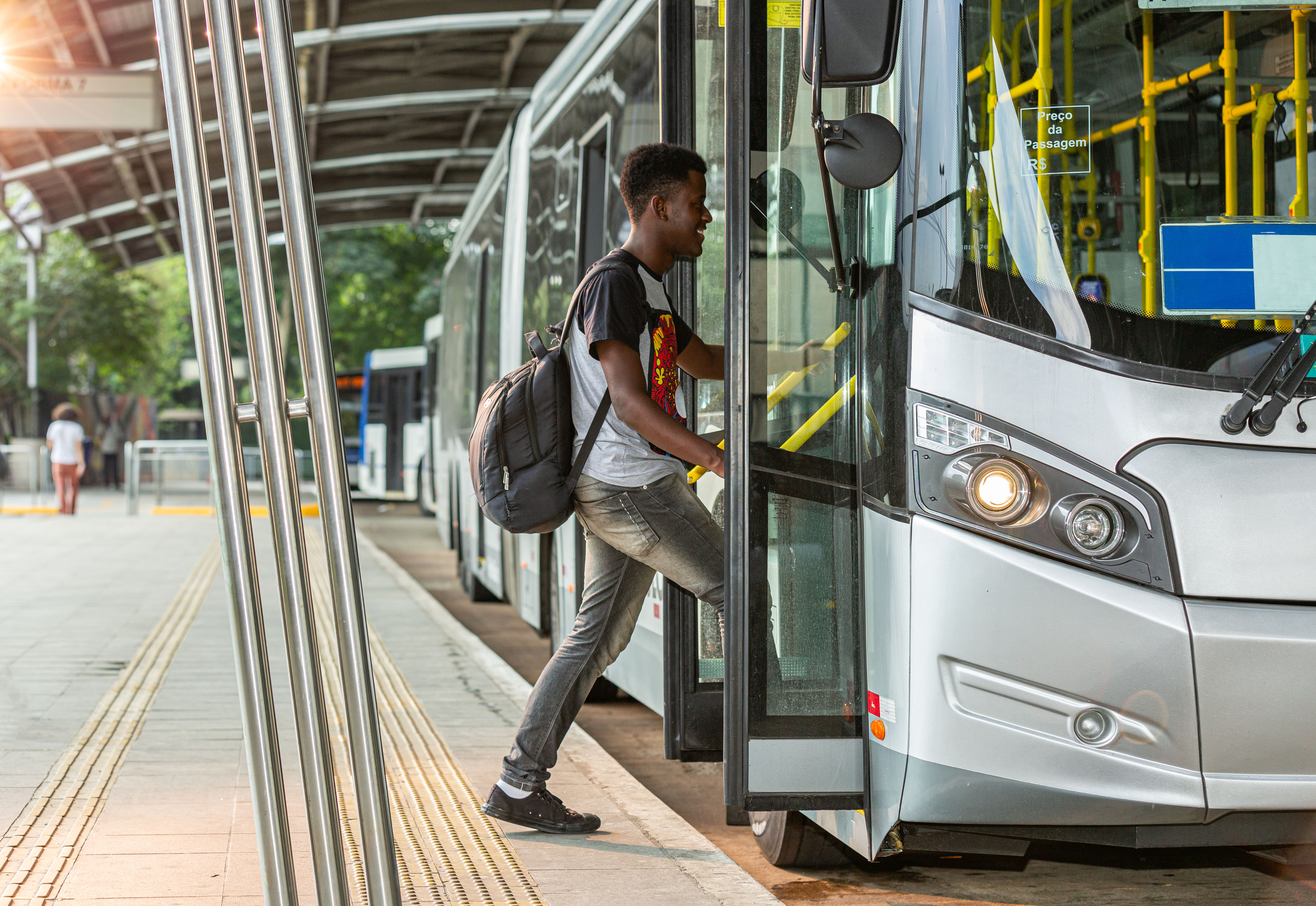 Modern shuttle service in Doha 1